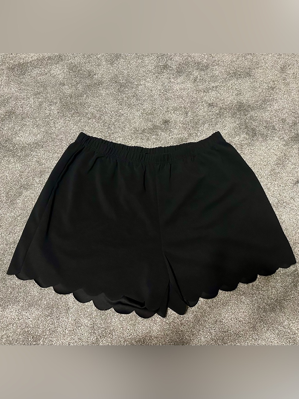 Black High-Waist Scallop-Hem Women's Shorts